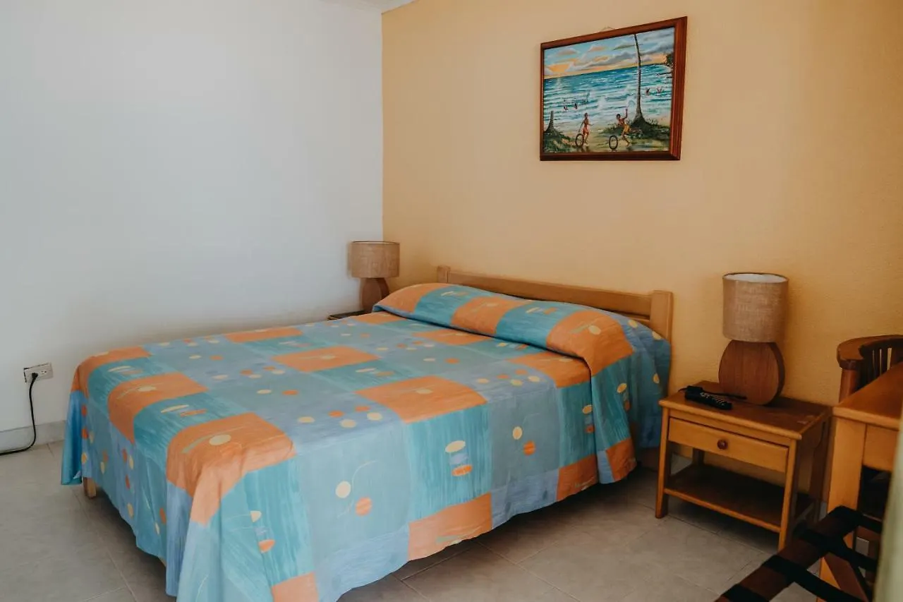 Cabanas Miss Mary Hotel Providencia Island
